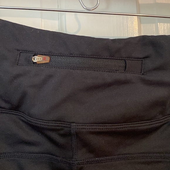 Orange theory black cropped leggings size XL - Picture 7 of 8